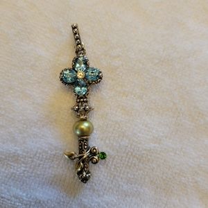 Barbara Bixby pendent